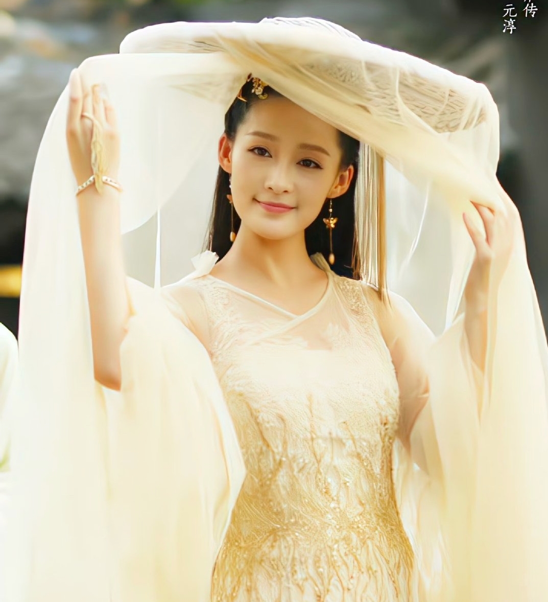 Công chúa đẹp nhất Trung Quốc suốt 10 năm qua: Dung mạo được tạc từ ngọc quý, tựa trăng rằm soi sáng nhân gian- Ảnh 3.