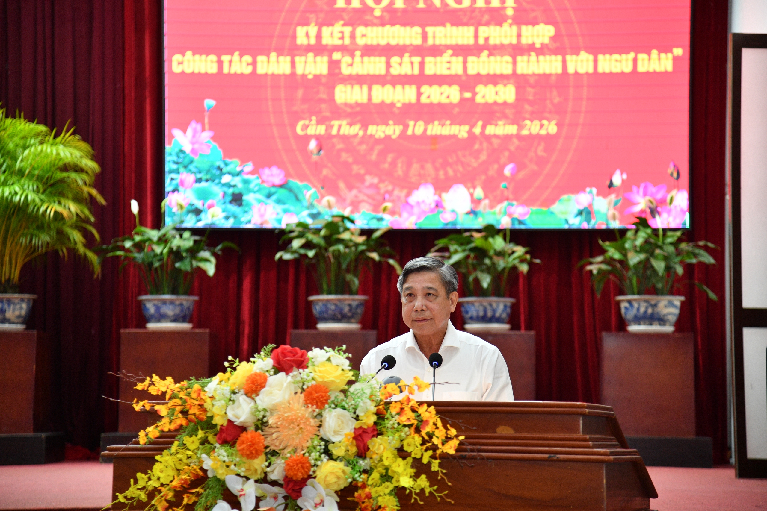 Cảnh sát biển Việt Nam phối hợp với các tỉnh, thành ĐBSCL chăm lo cho ngư dân 3 Cảnh sát biển Việt Nam phối hợp với các tỉnh, thành ĐBSCL chăm lo cho ngư dân - Ảnh 3.