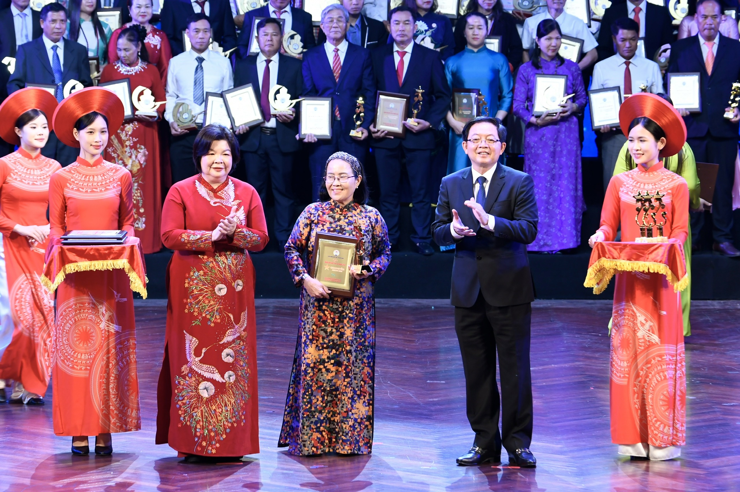 Hợp tác xã Việt Nam phấn đấu tỏa sáng trong phát triển kinh tế 2026 1 Mỗi hợp tác xã phấn đấu trở thành ngôi sao sáng - Ảnh 1.