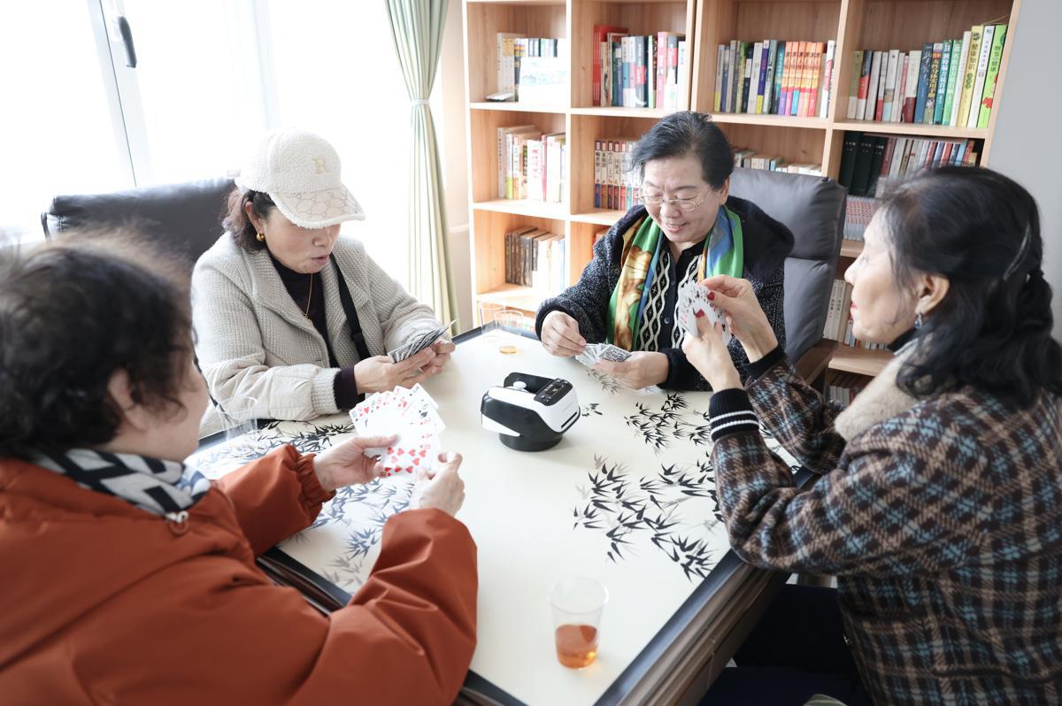 Viện dưỡng lão 1.100m2, có hơn 40 robot như bảo mẫu chuyên nghiệp: Từ nấu ăn, dọn dẹp đến cho uống thuốc - Ảnh 5.