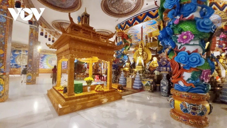 Bảo tháp là nơi thường tổ chức pháp hội dịp đầu năm do tăng đoàn Truyền thừa Drukpa thực hiện, với các nghi lễ khai mở tranh thêu gấm Phật Quan Âm nghìn mắt nghìn tay, truyền đăng cầu nguyện quốc thái dân an...