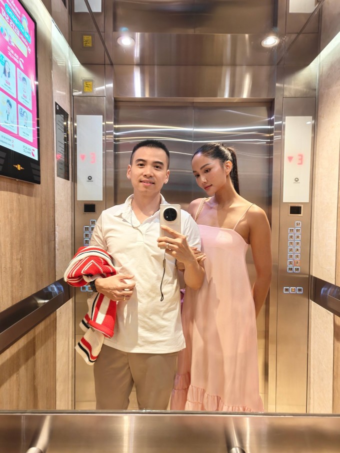 HHen Niê: Vợ chồng tôi như mới yêu sau hai năm cưới 3 H'Hen Niê cả hai vẫn yêu như ngày đầu. Ảnh: NVCC