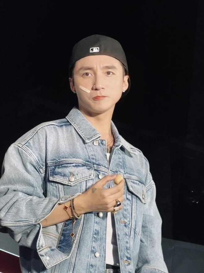 'Vòng may mắn' trăm triệu đồng của sao Việt - 9