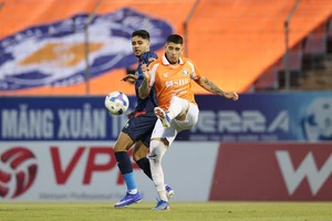 V-League nóng rực cuộc đua sinh tồn và ngôi vương