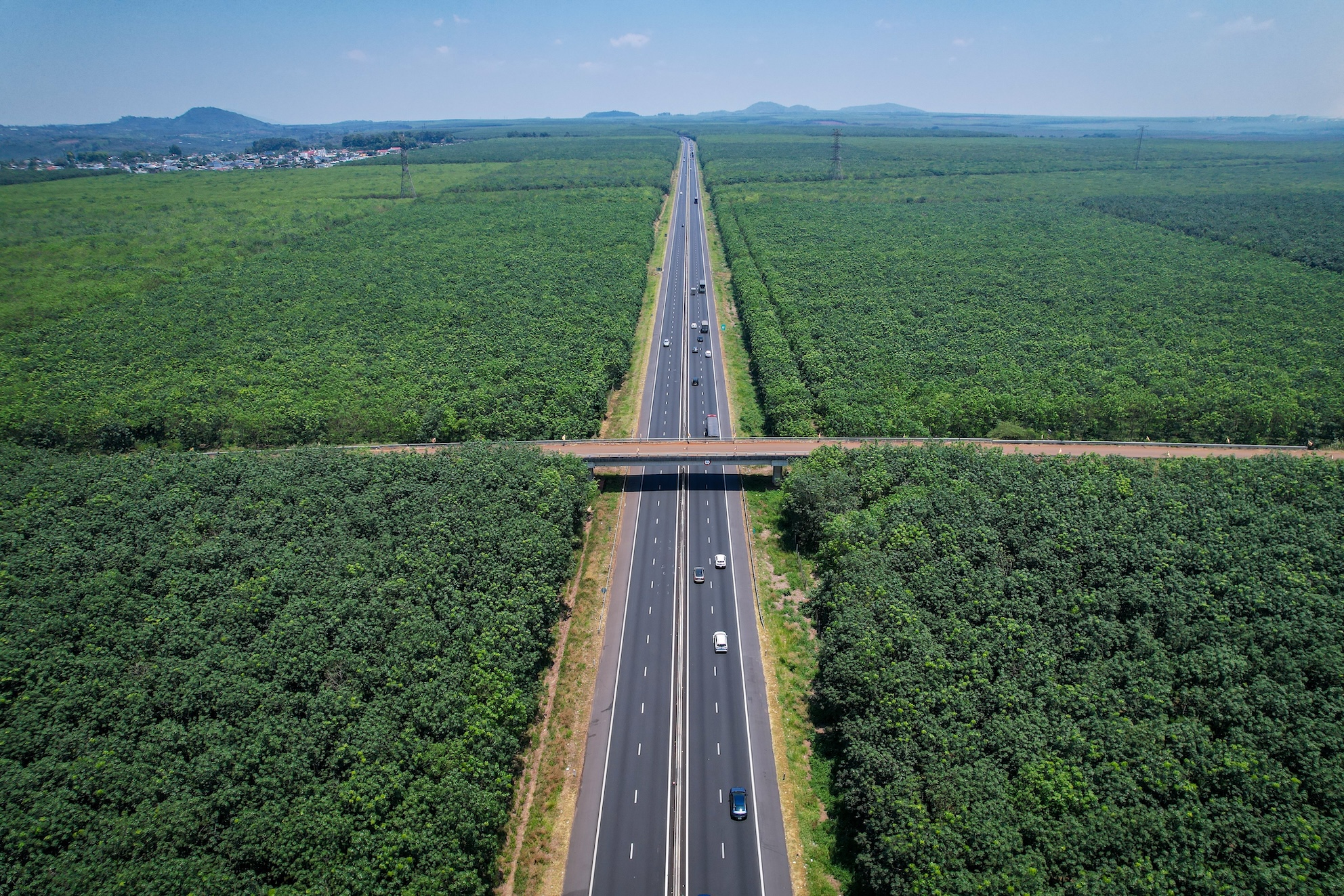 Nhiều tài xế tự đẩy mình vào nguy hiểm 4 Mối nguy dừng xe trên cao tốc: Nhiều tài xế tự đẩy mình vào nguy hiểm - Ảnh 4.