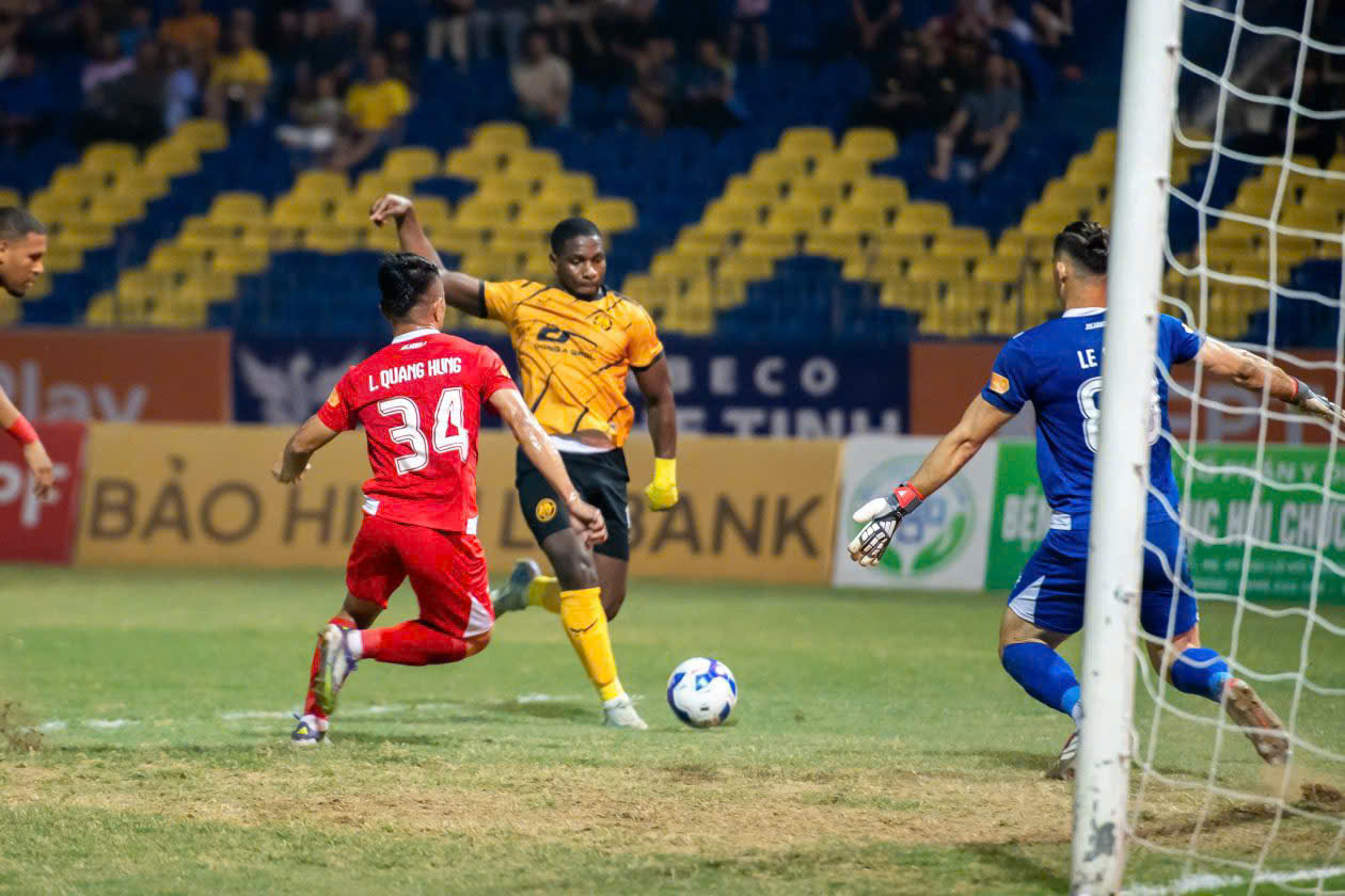 Phép thử về năng lực tài chính 2 Đề xuất tăng ngoại binh ở V-League: Phép thử về năng lực tài chính - Ảnh 2.