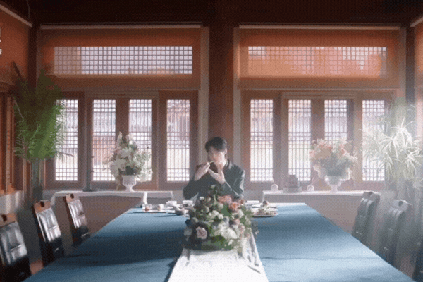 Cả thế giới đang đổ xô xem phim Hàn hot điên đảo: Nam chính khoe thân quá cháy, xa hoa lộng lẫy ngập mùi tiền- Ảnh 8.