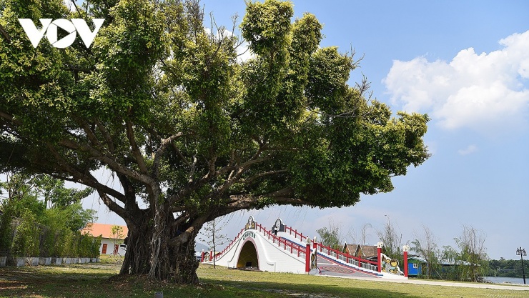 Làng du lịch Lin Chang, điểm đến khám phá văn hóa Việt hấp dẫn tại Thái Lan 12 Tới đây, địa phương sẽ đưa vào sử dụng bến thuyền và một khu chợ nổi phục vụ du lịch bên cầu Song An.