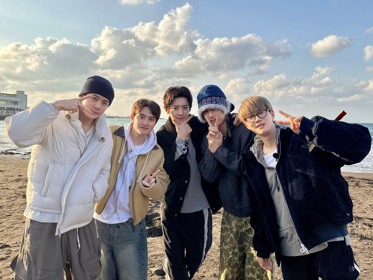 1775877648 321 Cai ket e che cho EXO