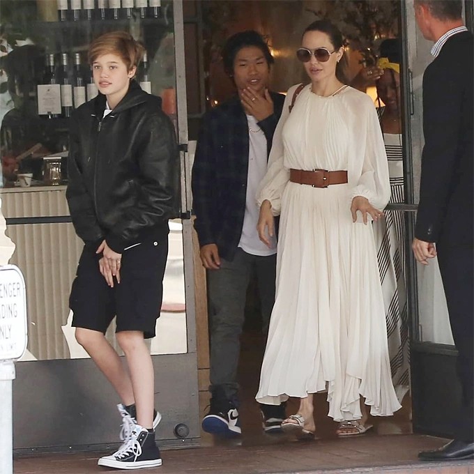 Hành trình 'lột xác' từ tomboy thành mỹ nhân của con gái Angelina Jolie - 5