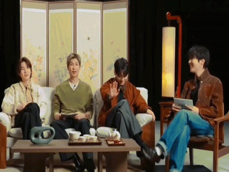 BTS nhảy ca khúc nhạc Việt