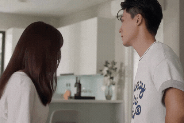 Cả đời xem phim Việt chưa thấy cảnh ôm nào peak cỡ này: Không có trong kịch bản, nam chính đang yêu thật chắc luôn- Ảnh 5.