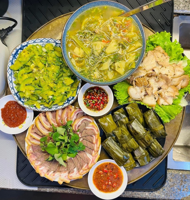 Mâm cơm cầu kỳ 6 người ăn của bà mẹ Nghệ An 8 Mâm cơm cầu kỳ 6 người ăn của bà mẹ Nghệ An - 7