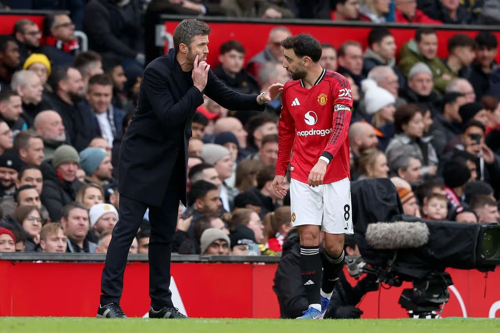 Bruno Fernandes hết lời ca ngợi Carrick. ẢNH: MIRROR/GETTY bruno-fernandes-carrick-mu.jpg