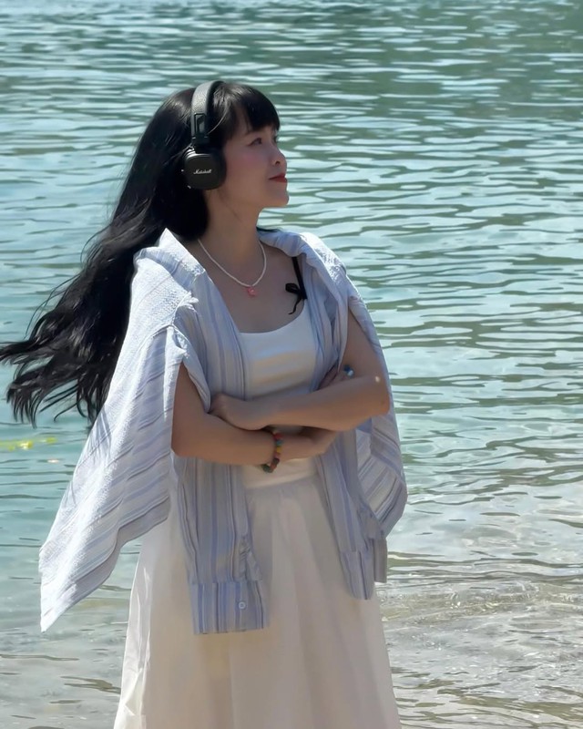 Tạo sự khác biệt với cách phối áo sơ mi khoác ngoài trang phục- Ảnh 3.