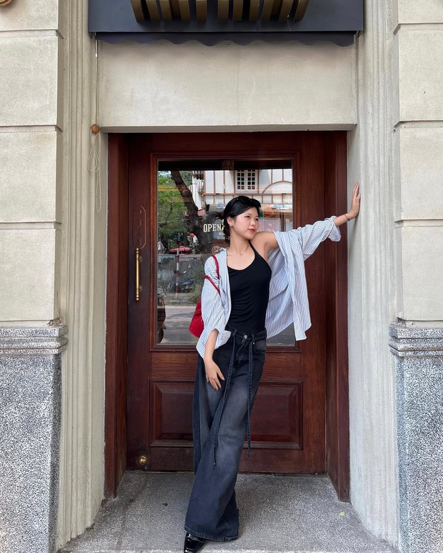 Tạo sự khác biệt với cách phối áo sơ mi khoác ngoài trang phục- Ảnh 8.