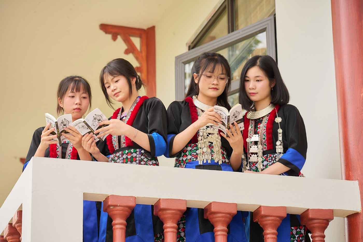 Hành trình Từ Trái Tim truyền lửa khát vọng cho sinh viên vùng cao 9 Hành trình Từ Trái Tim truyền lửa khát vọng cho sinh viên vùng cao - Ảnh 9.