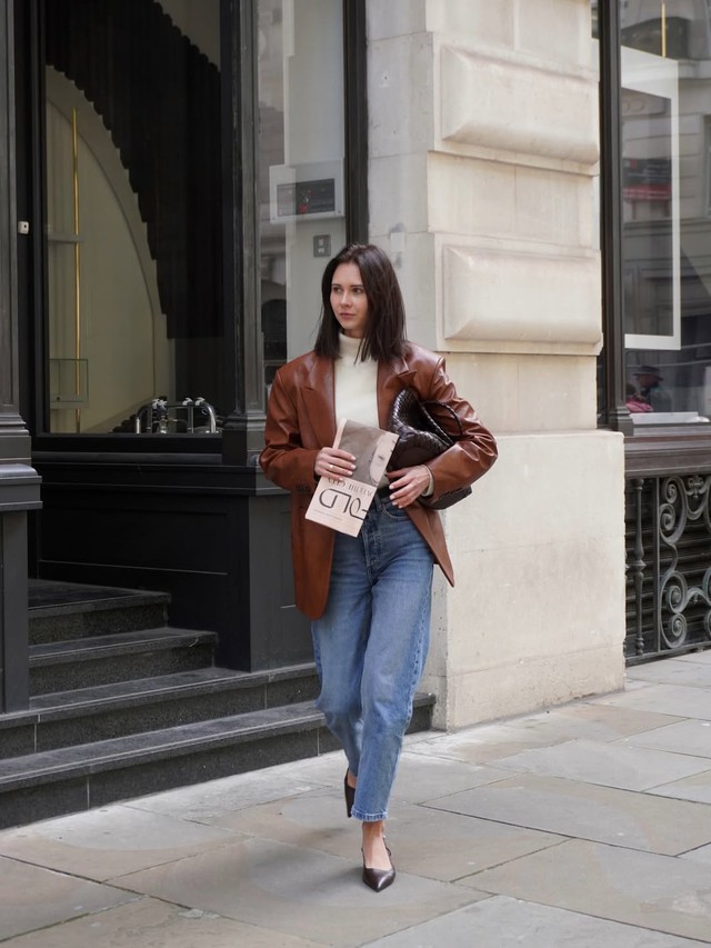 Phối blazer với quần jeans, cặp đôi thời trang tối giản hợp với mọi cô gái- Ảnh 7.