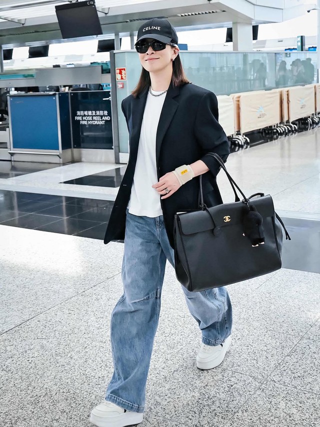 Phối blazer với quần jeans, cặp đôi thời trang tối giản hợp với mọi cô gái- Ảnh 8.