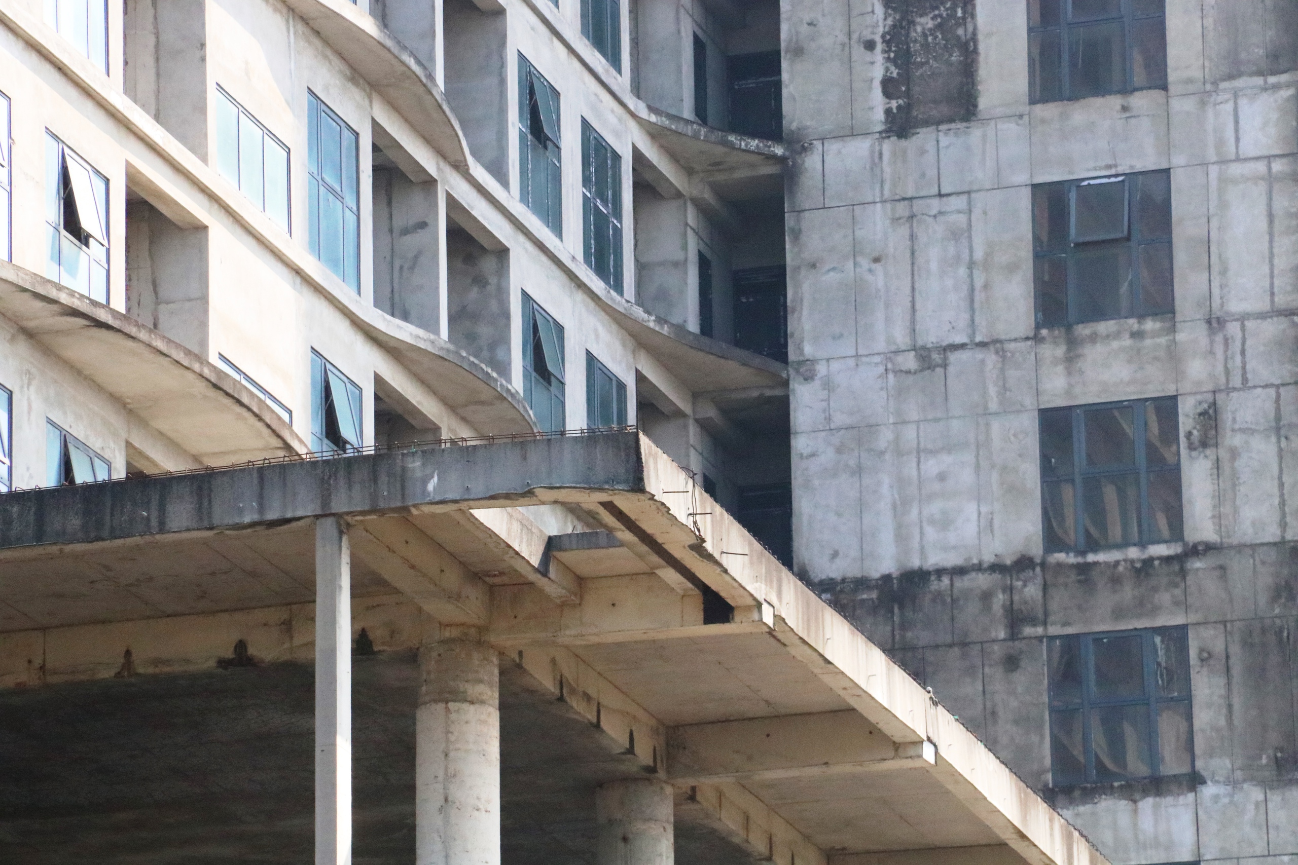 Cận cảnh 'siêu dự án' 11.000 tỉ đồng hoang tàn trên đất vàng ở Đà Nẵng- Ảnh 4.