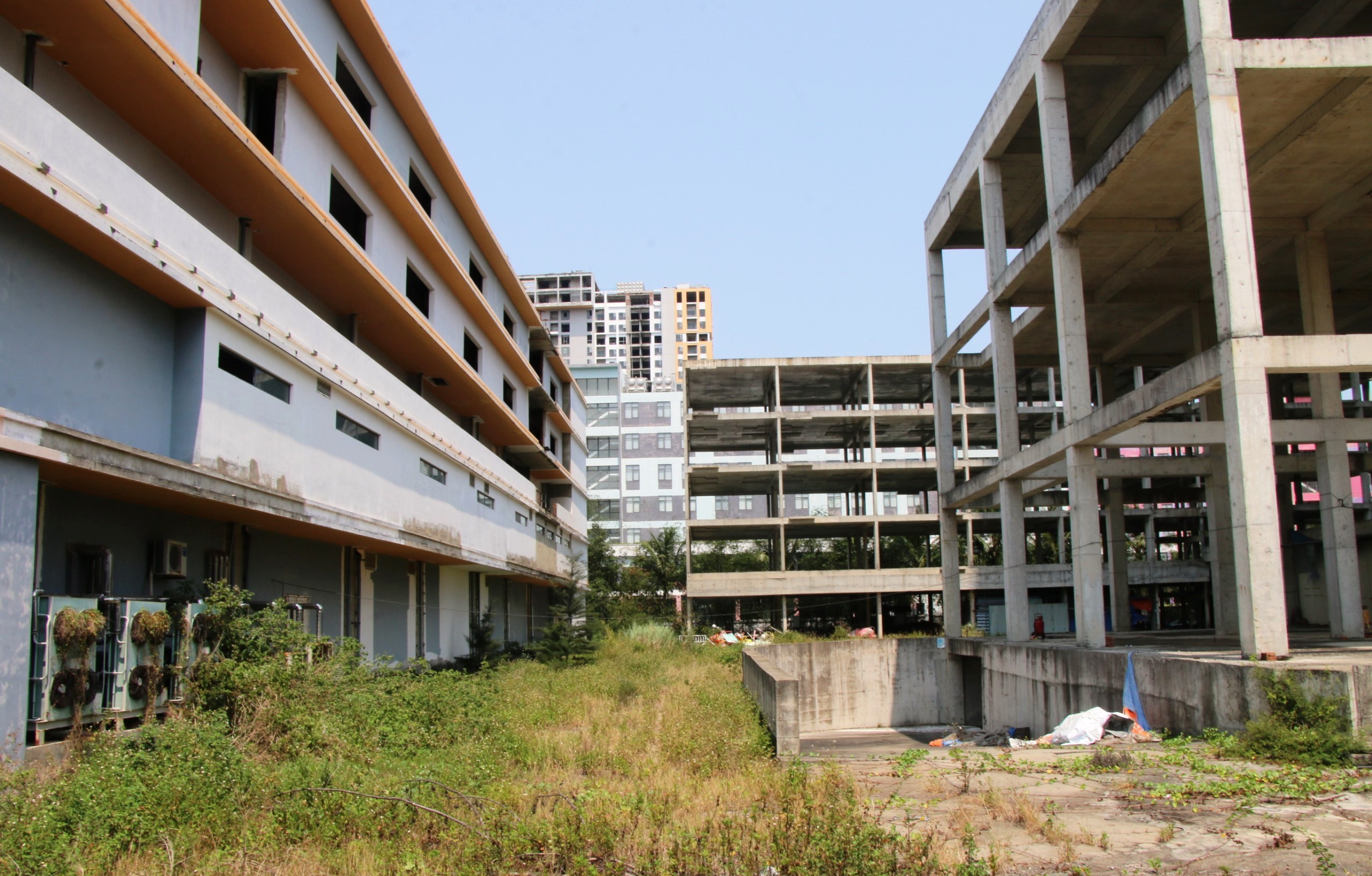 Cận cảnh 'siêu dự án' 11.000 tỉ đồng hoang tàn trên đất vàng ở Đà Nẵng- Ảnh 15.