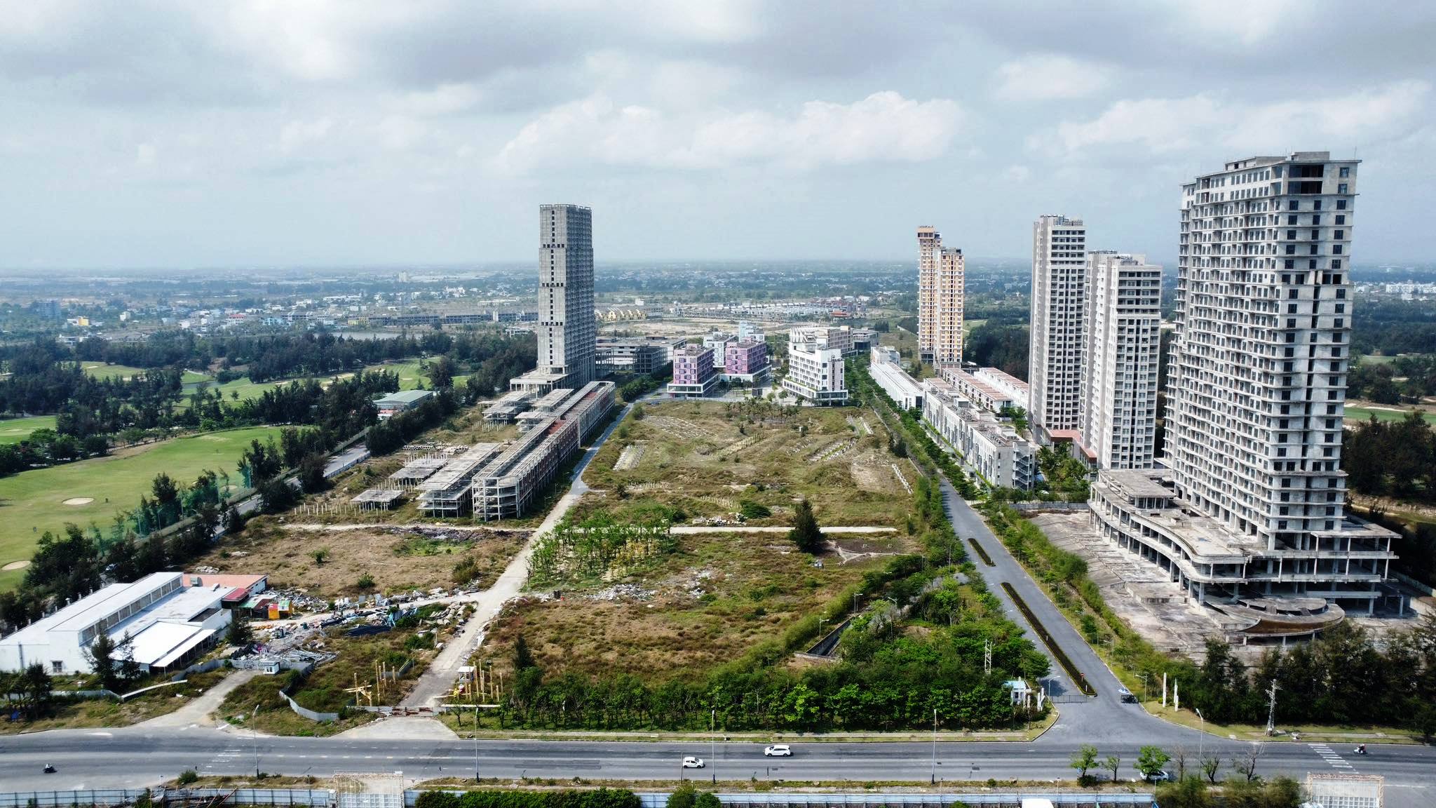 Cận cảnh 'siêu dự án' 11.000 tỉ đồng hoang tàn trên đất vàng ở Đà Nẵng- Ảnh 17.