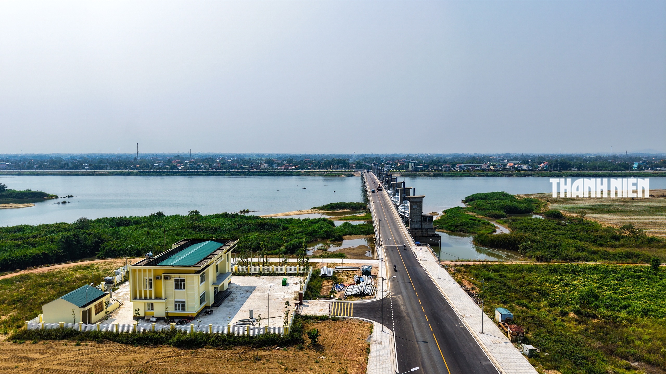 Cận cảnh đập dâng hạ lưu sông Trà Khúc trước ngày vận hành tích nước thử nghiệm- Ảnh 2.