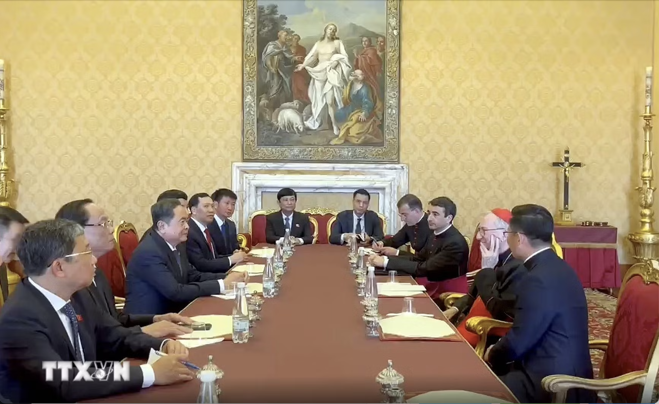 Chủ tịch Quốc hội Trần Thanh Mẫn tiếp kiến Giáo hoàng Leo XIV 2 Chủ tịch Quốc hội Trần Thanh Mẫn tiếp kiến Giáo hoàng Leo XIV - Ảnh 2.