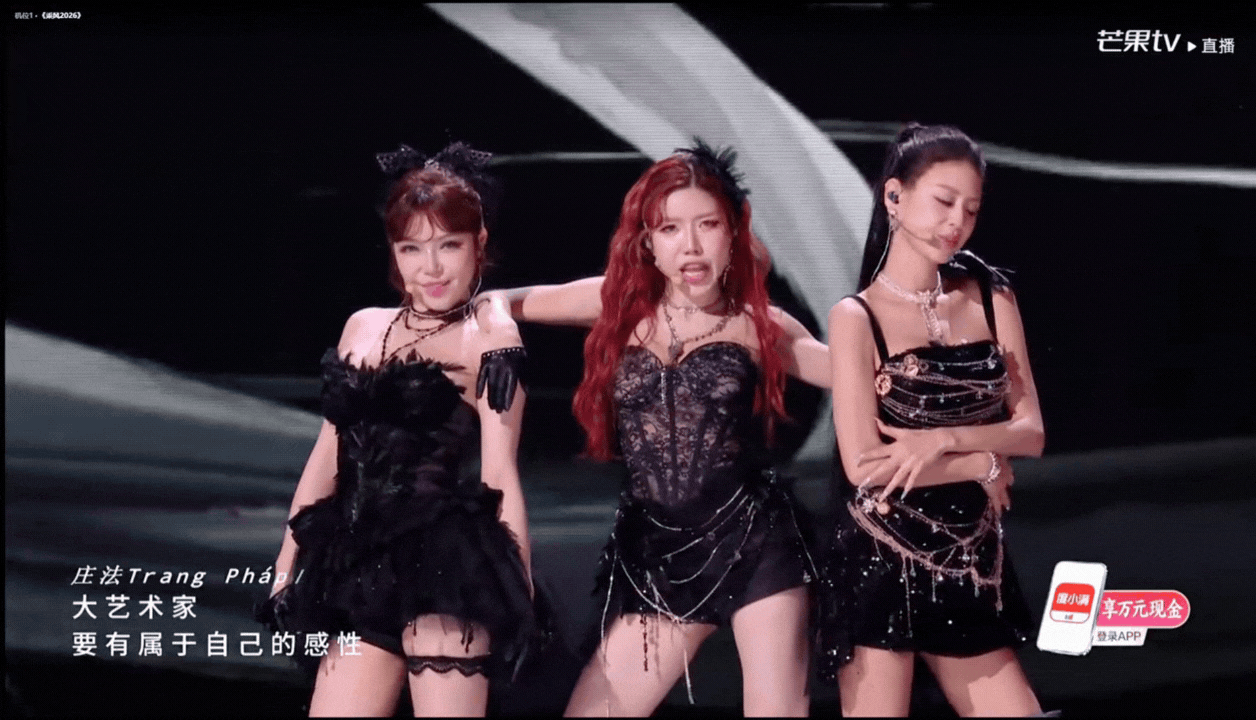 1775914387 485 Trang Phap treo minh lot vay tren san khau ma