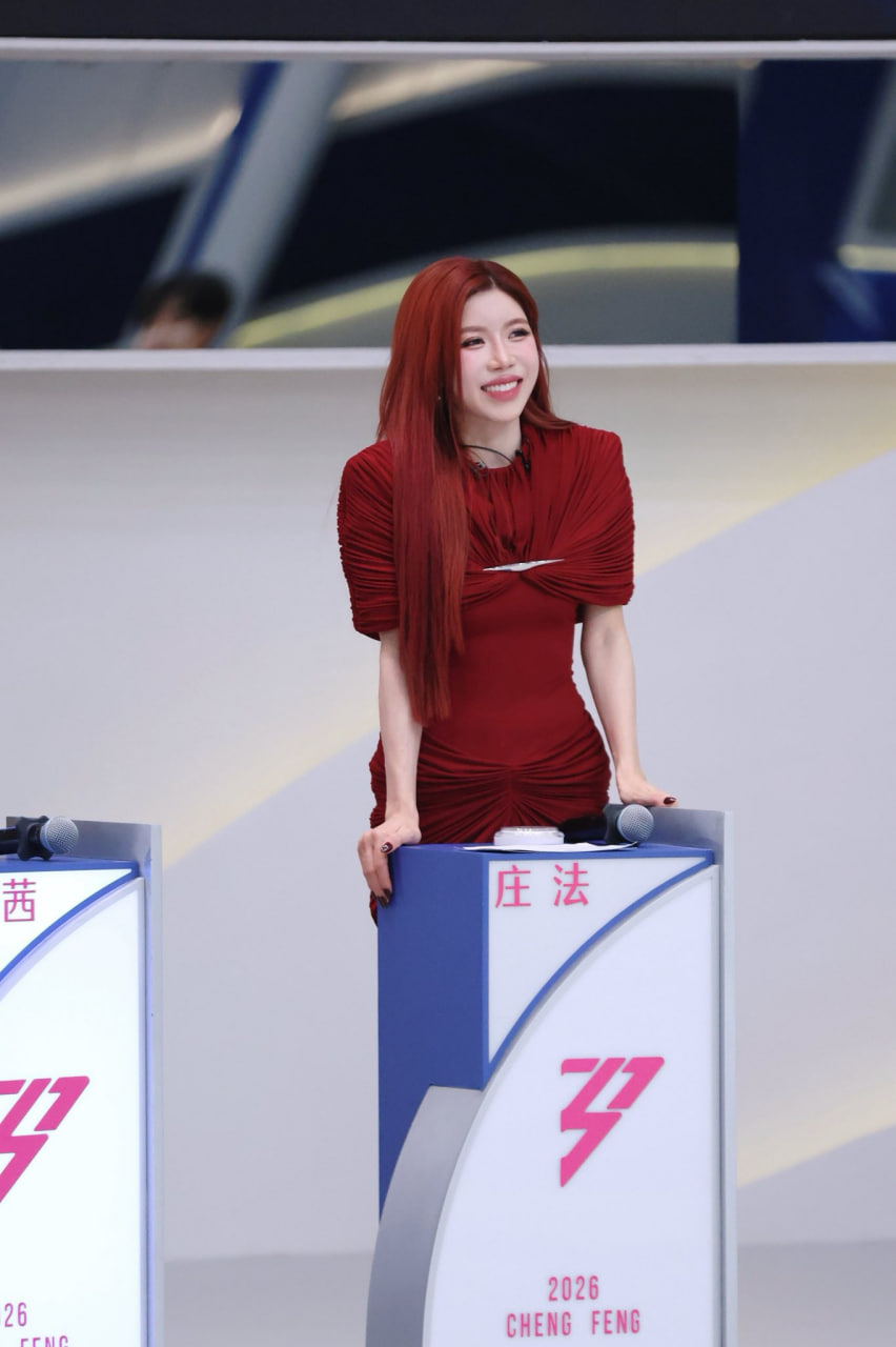 1775914398 929 Trang Phap treo minh lot vay tren san khau ma