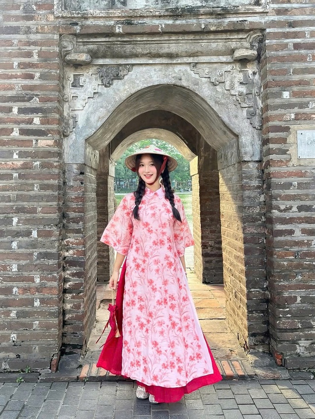 Bản phối độc đáo ngày hè với những chiếc nón lá- Ảnh 5. Bản phối độc đáo ngày hè với những chiếc nón lá- Ảnh 5.