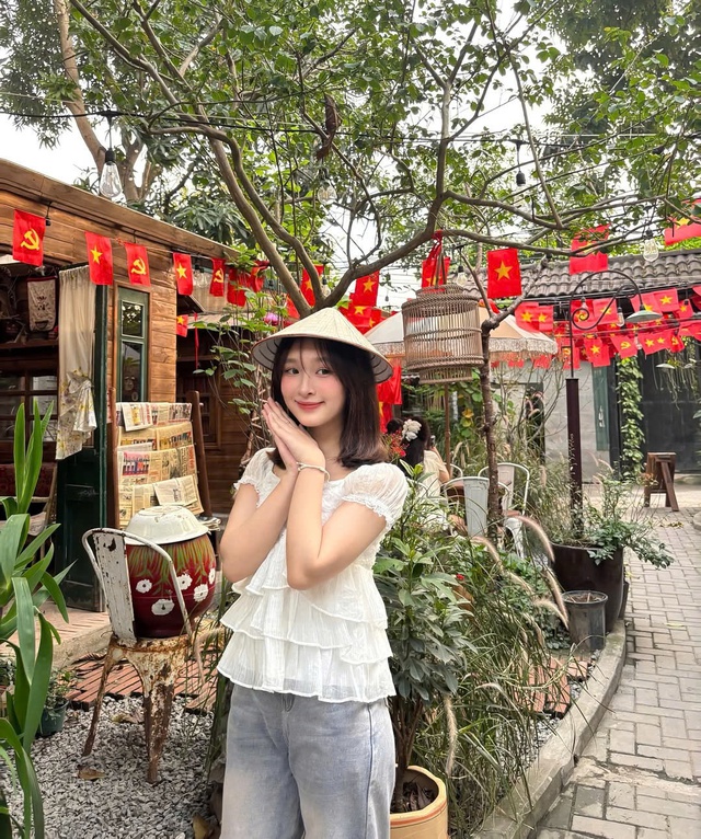 Bản phối độc đáo ngày hè với những chiếc nón lá- Ảnh 7. Bản phối độc đáo ngày hè với những chiếc nón lá- Ảnh 7.