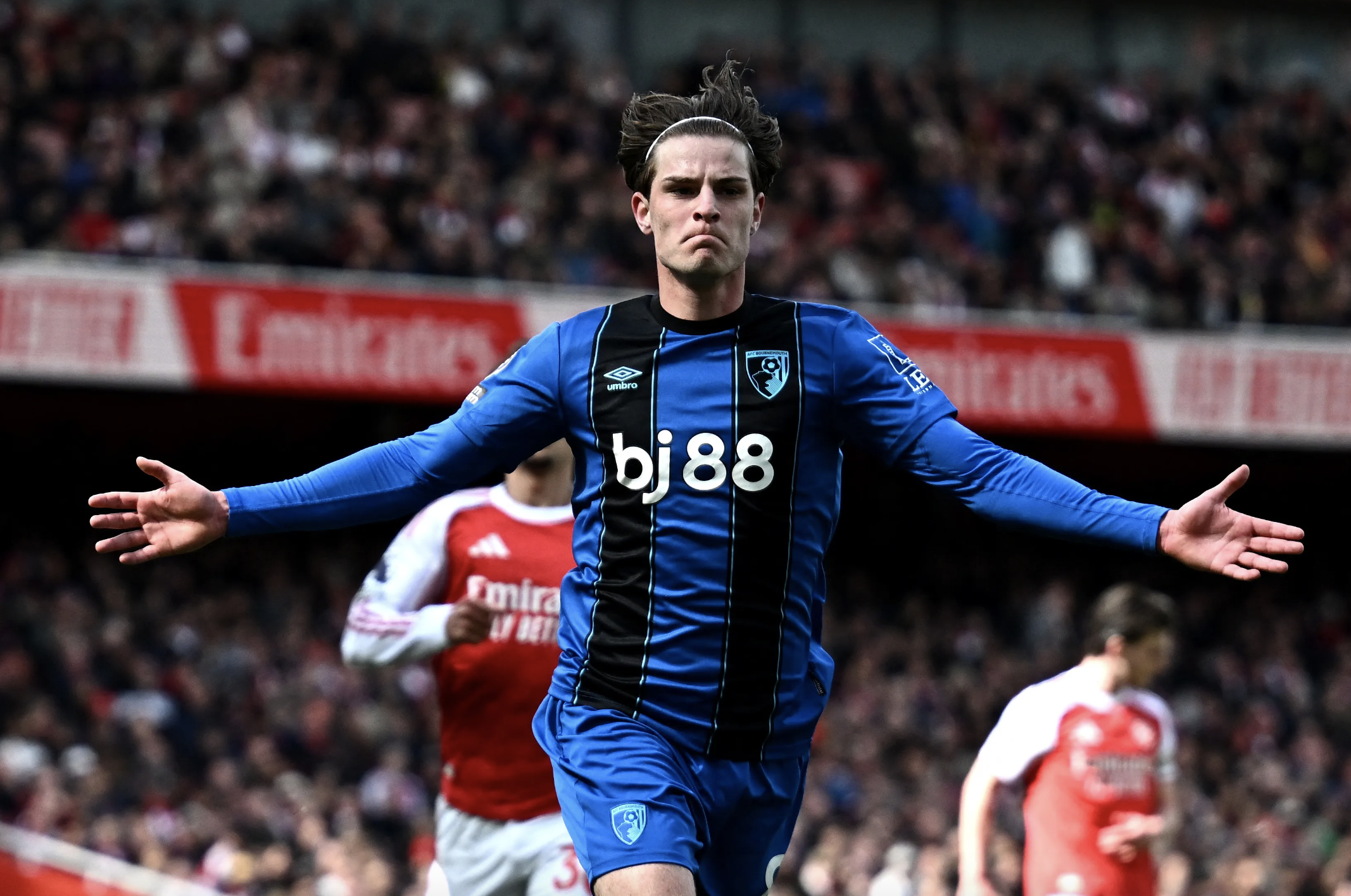 Arsenal thua sốc Bournemouth sân nhà, chậm bước cuộc đua vô địch - Ảnh 5.