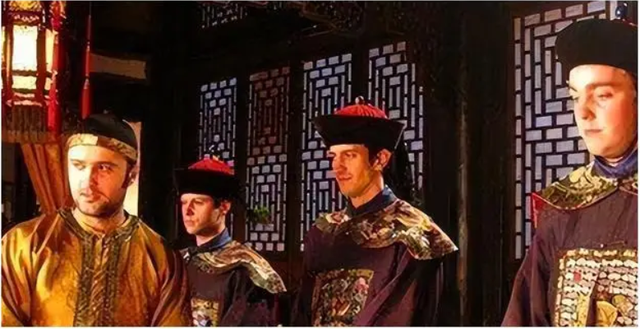 Khang Hy lần đầu dùng sôcôla và đọc hướng dẫn hơn 900 chữ rồi nói 3 từ khiến quần thần run sợ giữa triều- Ảnh 2.