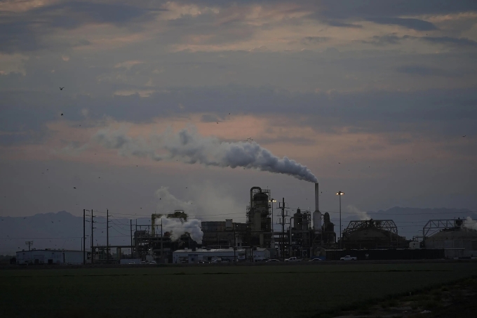 Bên ngoài nhà máy điện địa nhiệt Cal Energy Elmore gần Salton Sea tháng 7/2021. Ảnh: AP