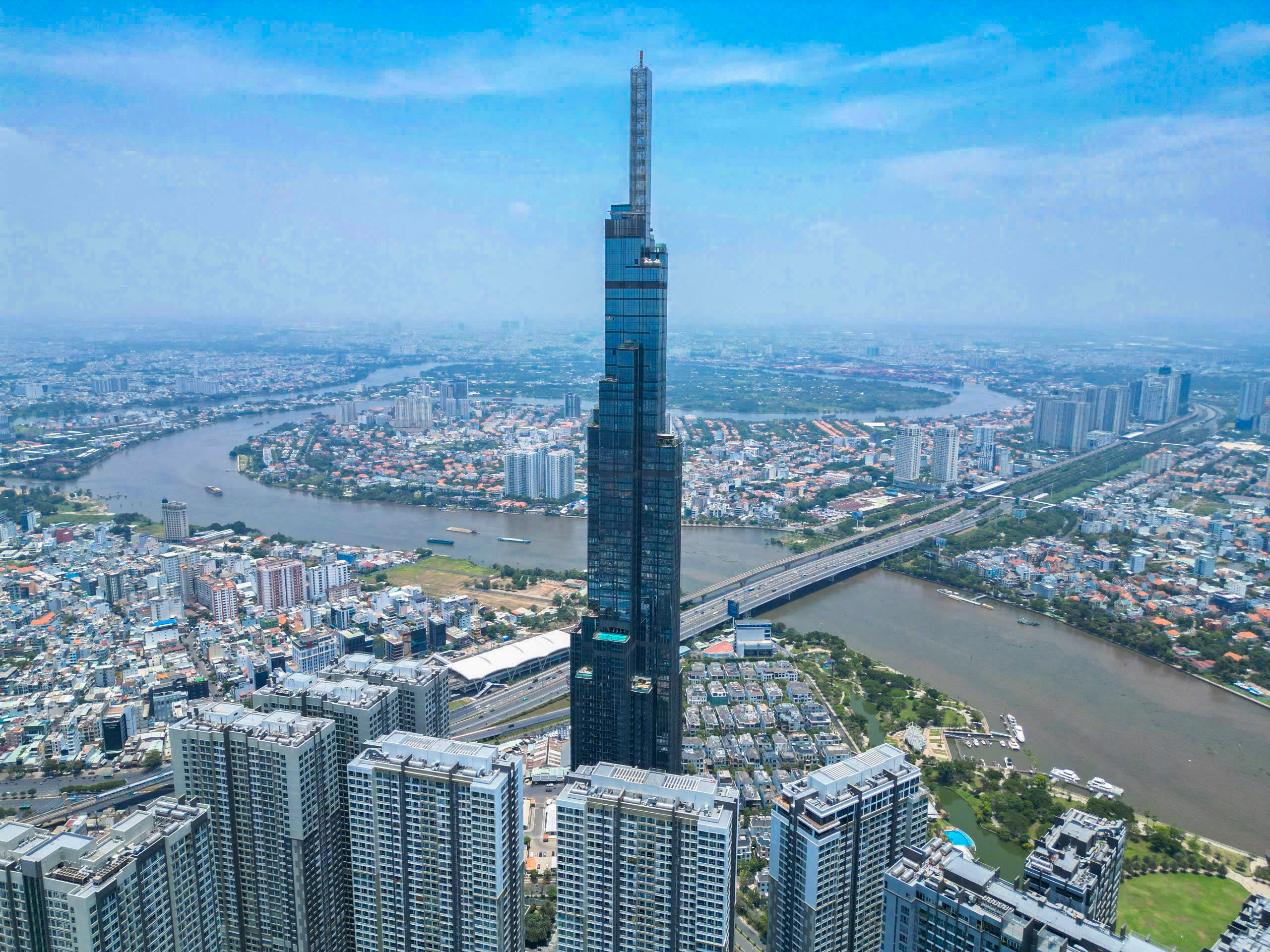 LUẬT ĐÔ THỊ ĐẶC BIỆT: MỞ ĐƯỜNG ĐỂ TP HCM BỨT PHÁ: Tháo nút thắt cho siêu đô thị - Ảnh 1. LUẬT ĐÔ THỊ ĐẶC BIỆT: MỞ ĐƯỜNG ĐỂ TP HCM BỨT PHÁ: Tháo nút thắt cho siêu đô thị - Ảnh 1.