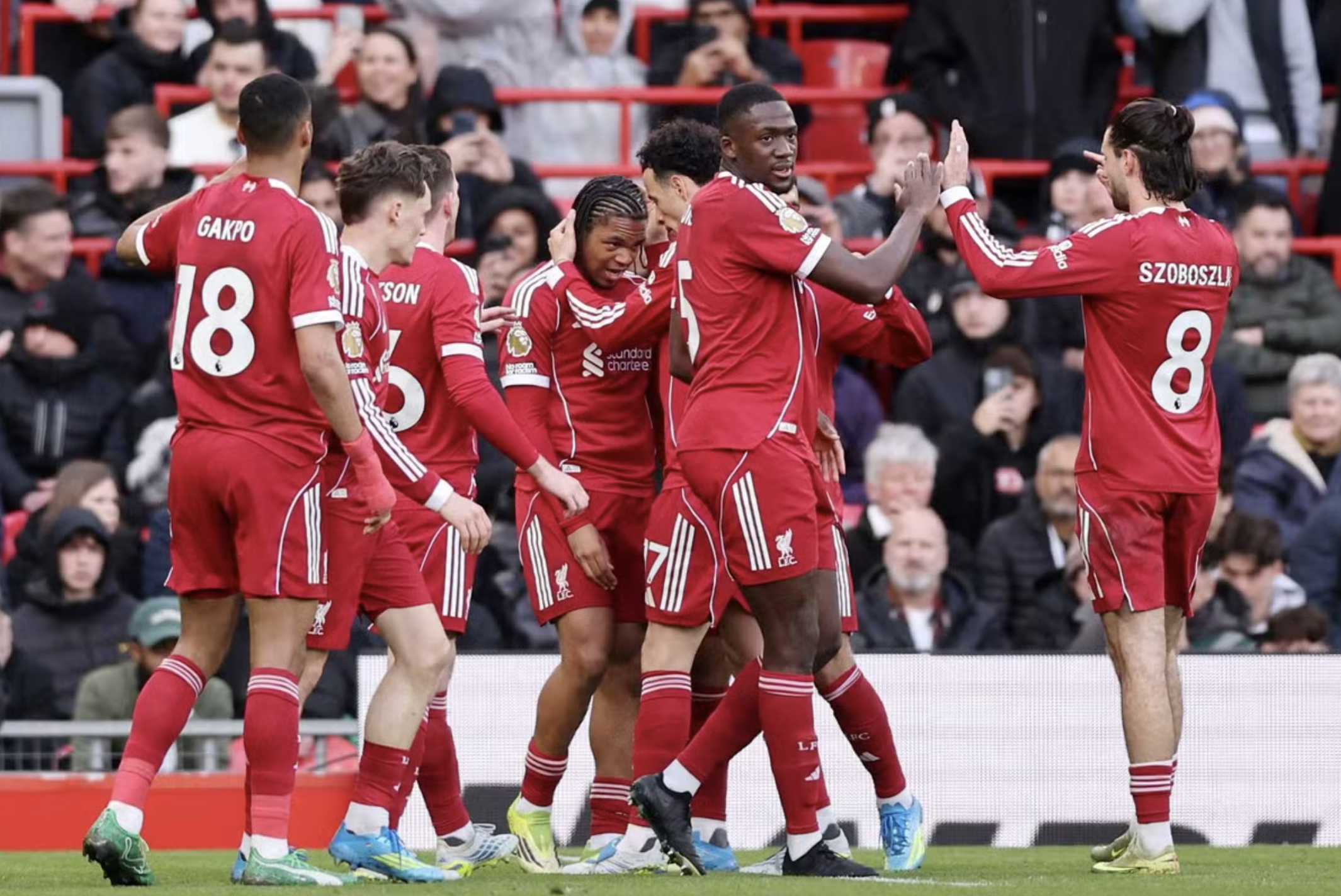 Sao 17 tuổi giúp Liverpool tìm lại mạch chiến thắng - Ảnh 4.