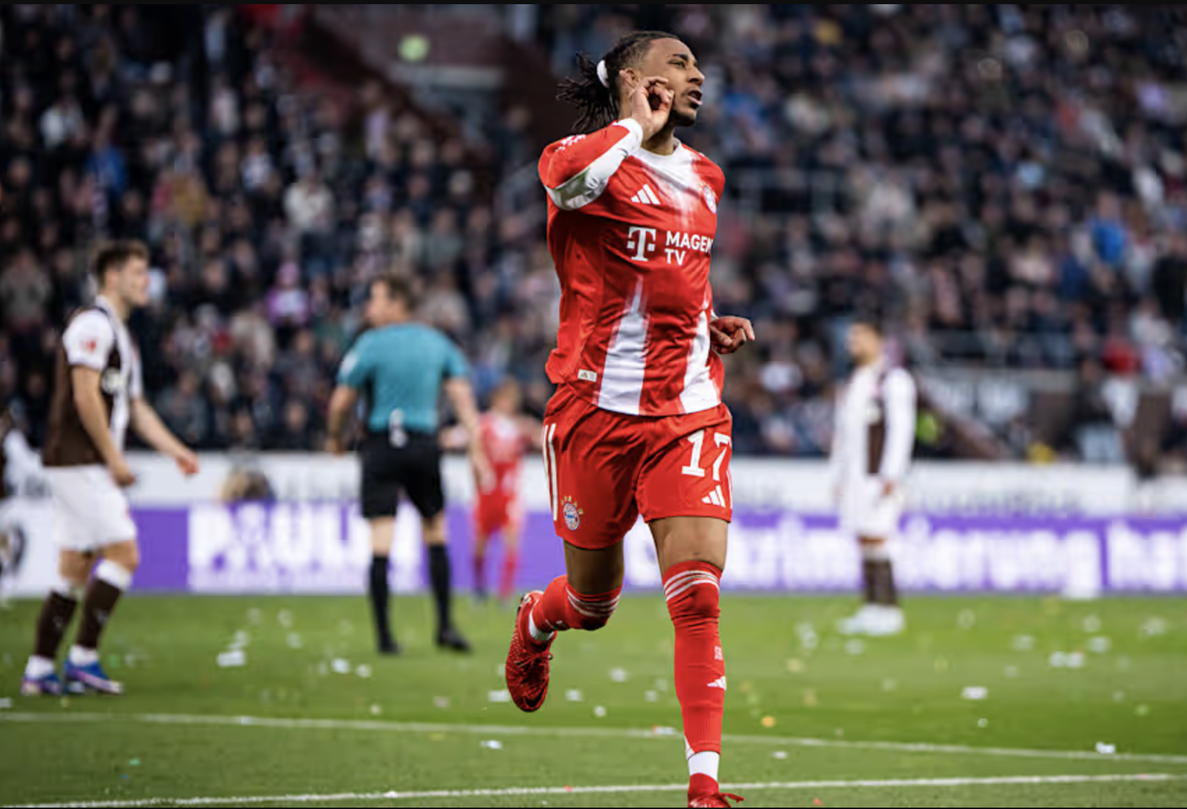 Bayern Munich dội mưa bàn thắng trước St.Pauli, xô đổ kỷ lục 54 năm Bundesliga 4 Bayern Munich dội mưa bàn thắng trước St.Pauli, xô đổ kỷ lục 54 năm Bundesliga - Ảnh 4.