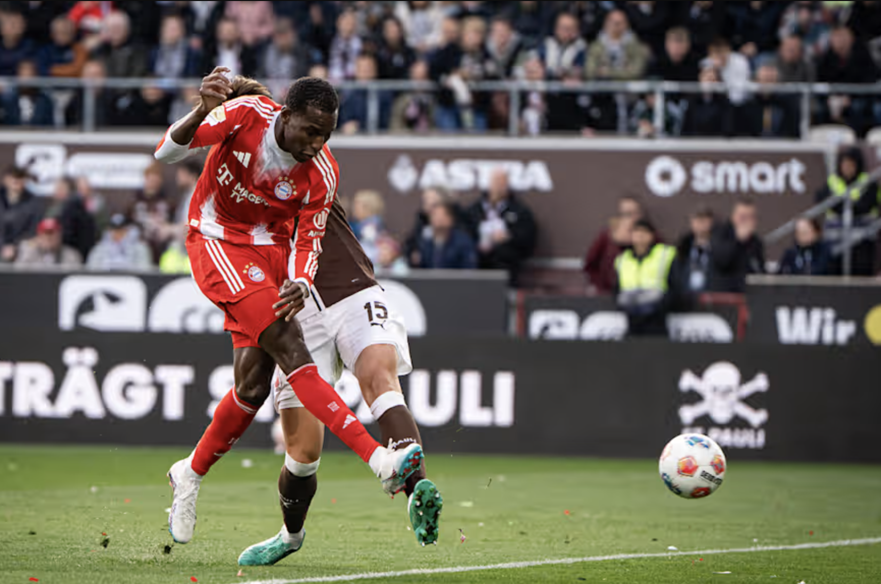 Bayern Munich dội mưa bàn thắng trước St.Pauli, xô đổ kỷ lục 54 năm Bundesliga 5 Bayern Munich dội mưa bàn thắng trước St.Pauli, xô đổ kỷ lục 54 năm Bundesliga - Ảnh 5.