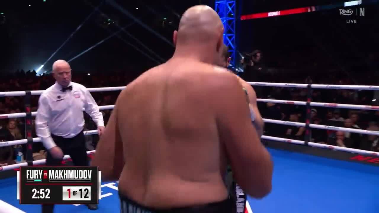 Tyson Fury thắng áp đảo ngày tái xuất, thách đấu Joshua