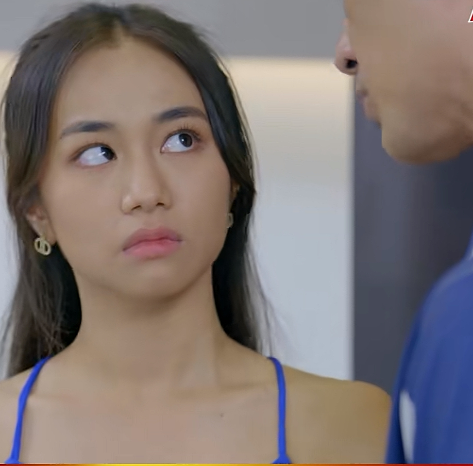 1775960999 268 Sao nu dong vai tieu tam gay buc xuc nhat