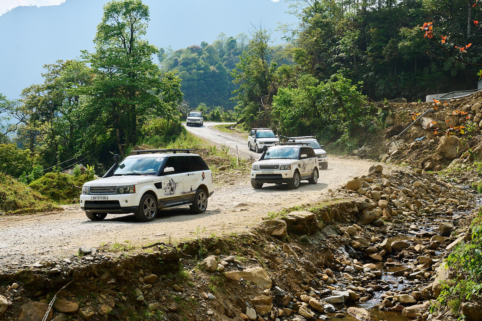 Hành trình Từ Trái Tim vượt 'cổng trời', thắp sáng khát vọng kiến quốc nơi biên cương- Ảnh 3.