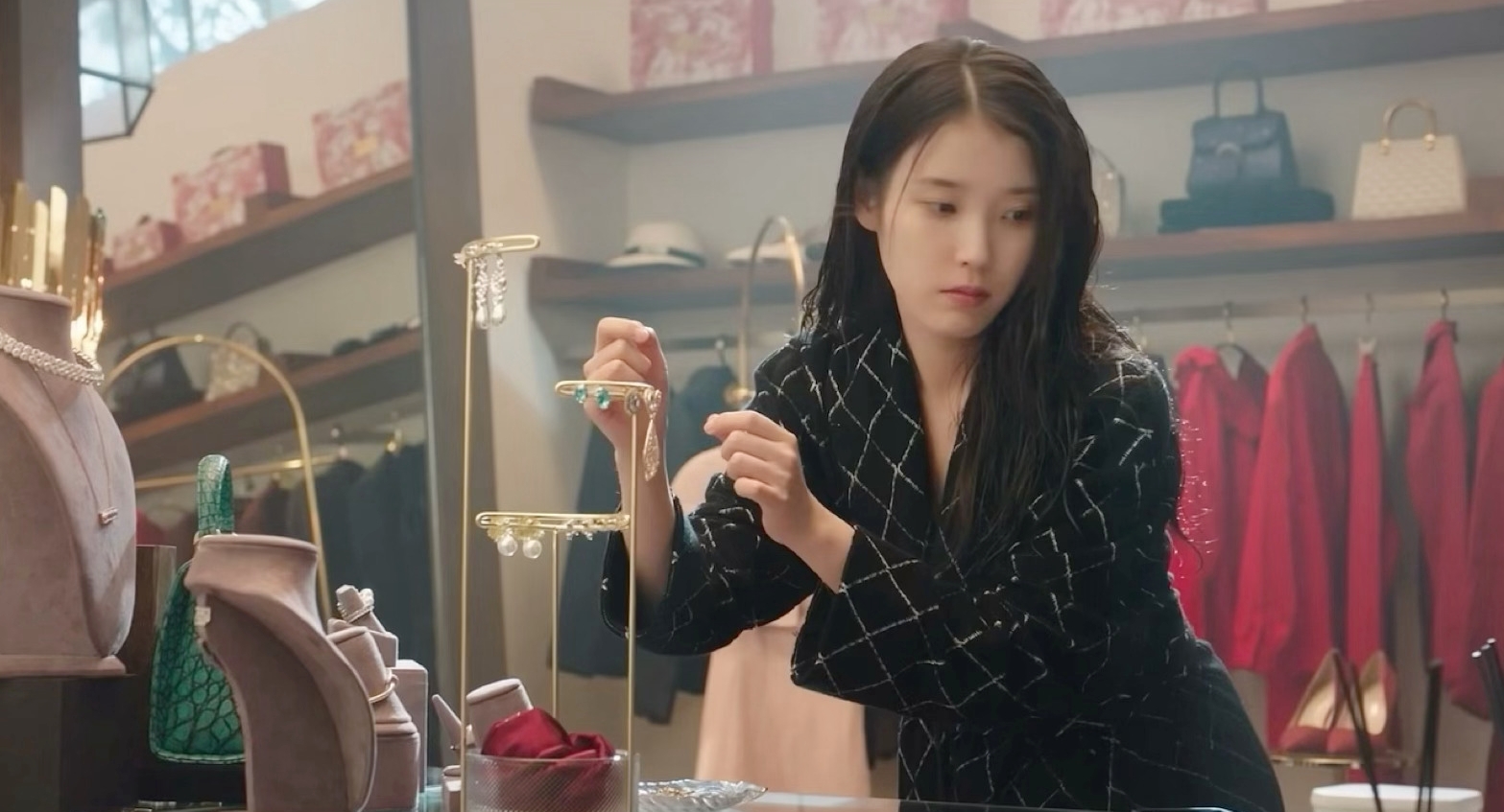 Tiểu thư tài phiệt đẹp nhất Hàn Quốc hiện tại: Người đẹp mặc gì cũng sang, 18 năm trẻ mãi không già- Ảnh 16.