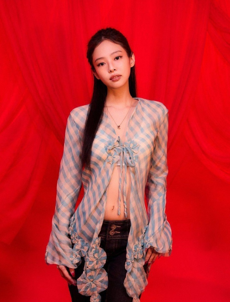 Những bộ cánh xuyên thấu của Jennie 4 Những bộ cánh xuyên thấu của Jennie - 3