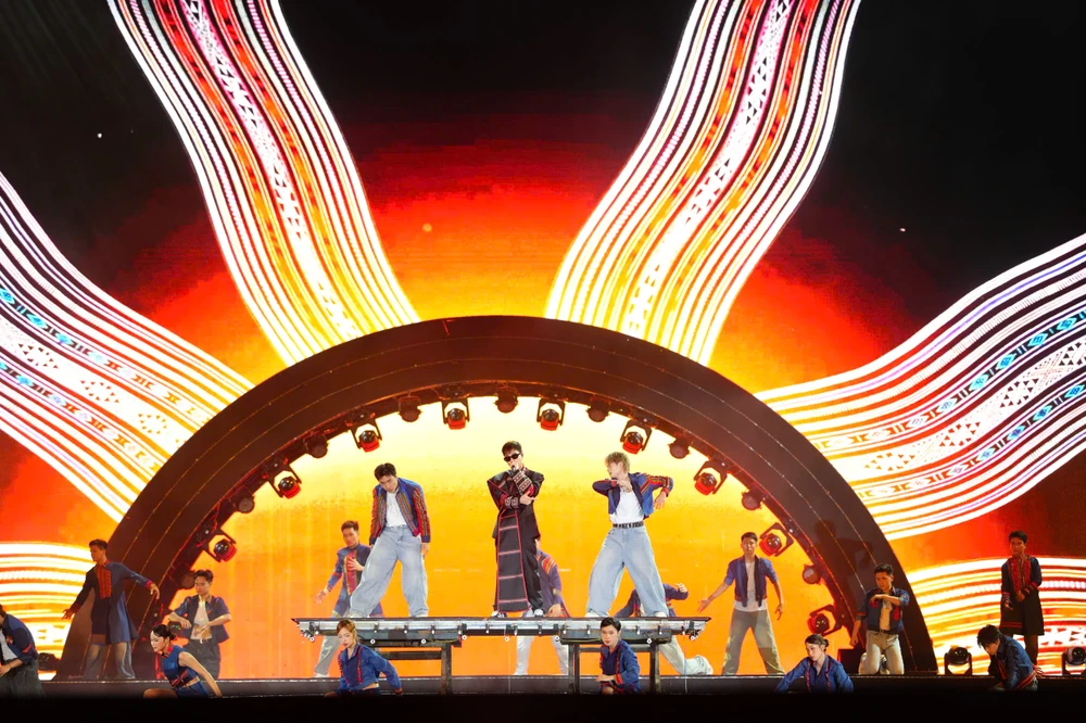 Lễ khai mạc Liên hoan Phát thanh toàn quốc lần thứ XVII và Chương trình nghệ thuật "Thanh âm kỷ nguyên mới". Ảnh: TT khai-mac-lien-hoan-phat-thanh-toan-quoc-lan-thu-xvii--1.jpg