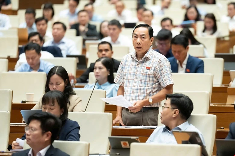 Đại biểu Phạm Văn Hòa (đoàn Đồng Tháp). Ảnh: QUỐC HỘI Dai-bieu-Pham-Van-Hoa.jpg