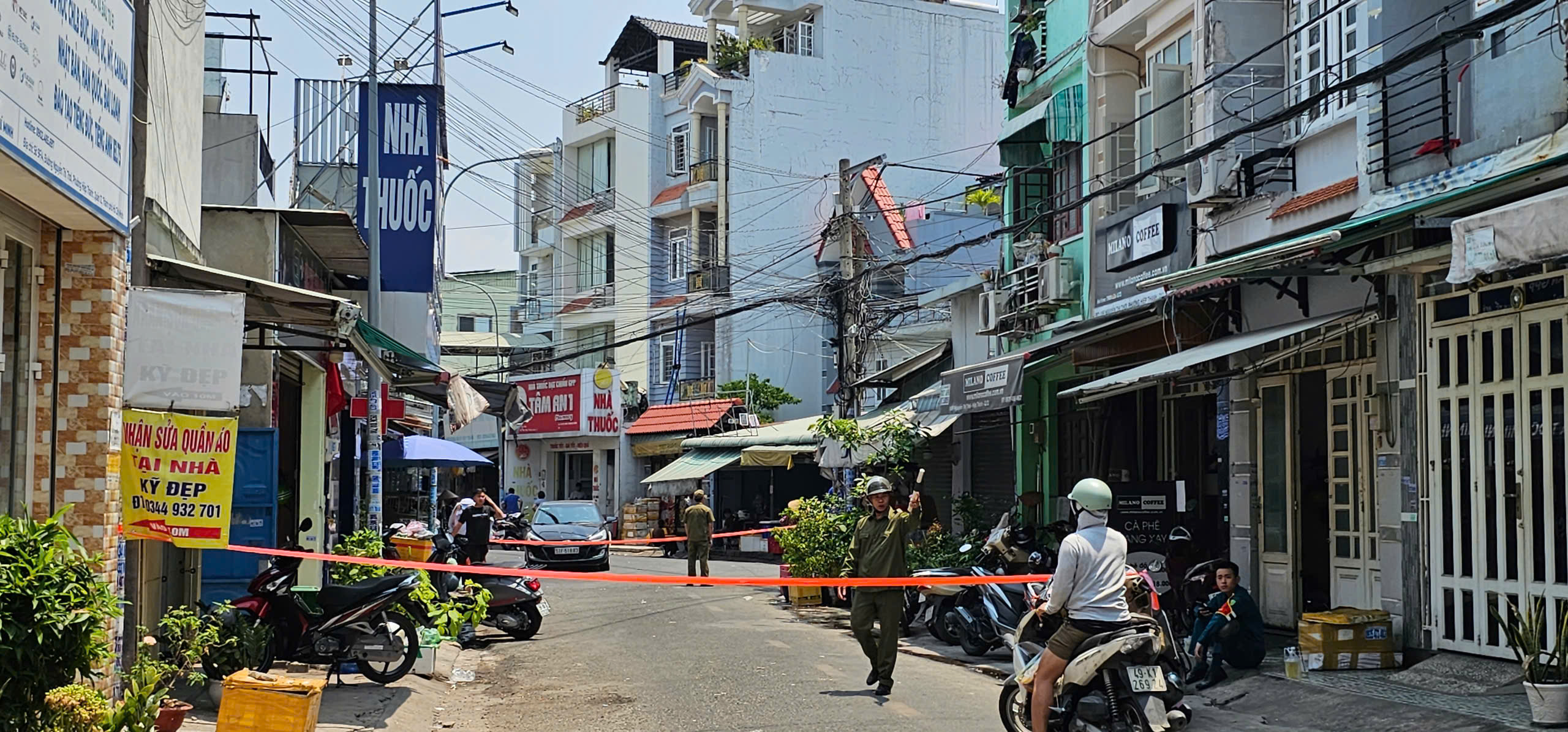 Cháy nhà trọ tại TP.HCM, 2 người chết: Nỗi kinh hoàng trong con hẻm nhỏ - Ảnh 3.