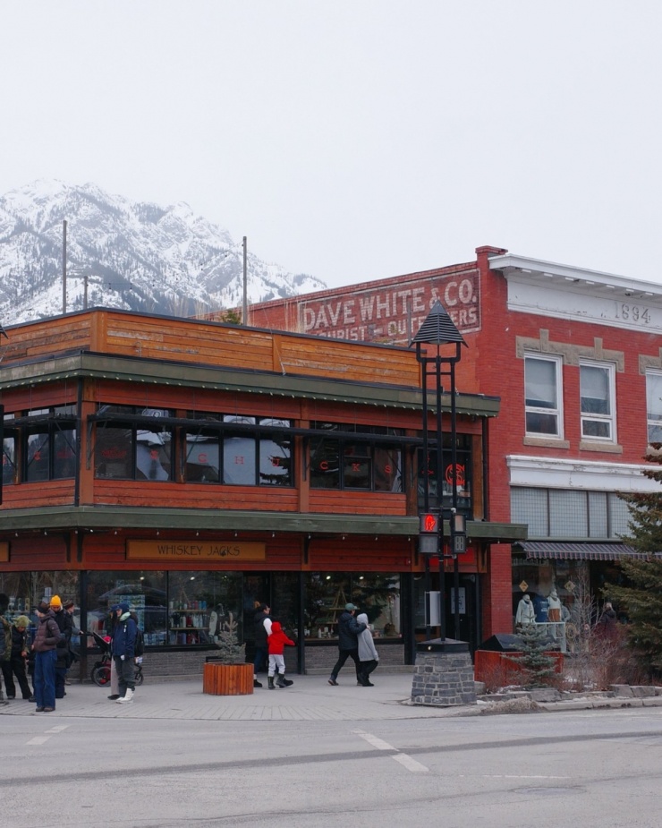 Vợ Phan Thành mê mẩn thị trấn cổ tích ở Canada 4 Vợ Phan Thành mê mẩn thị trấn cổ tích ở Canada - 3