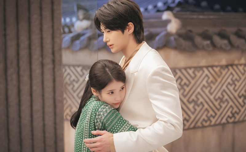 “Đừng cho IU đóng phim nữa, cô ta chỉ là 1 đứa trẻ con cố bắt chước người lớn”- Ảnh 5.