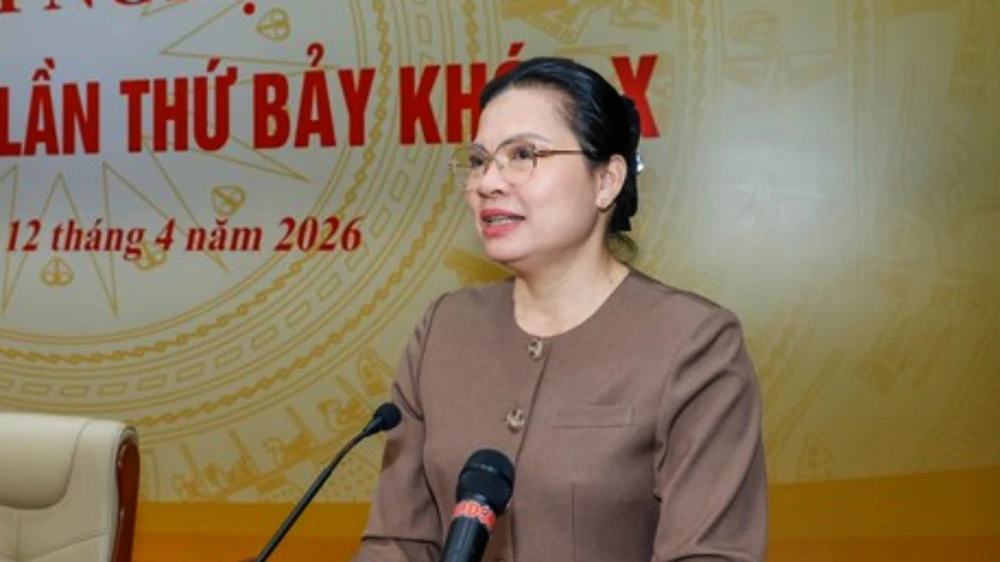 Bà Hà Thị Nga, Ủy viên Trung ương Đảng, Phó Chủ tịch - Tổng Thư ký Ủy ban Trung ương MTTQ Việt Nam phát biểu tại Hội nghị. dai-hoi.jpg